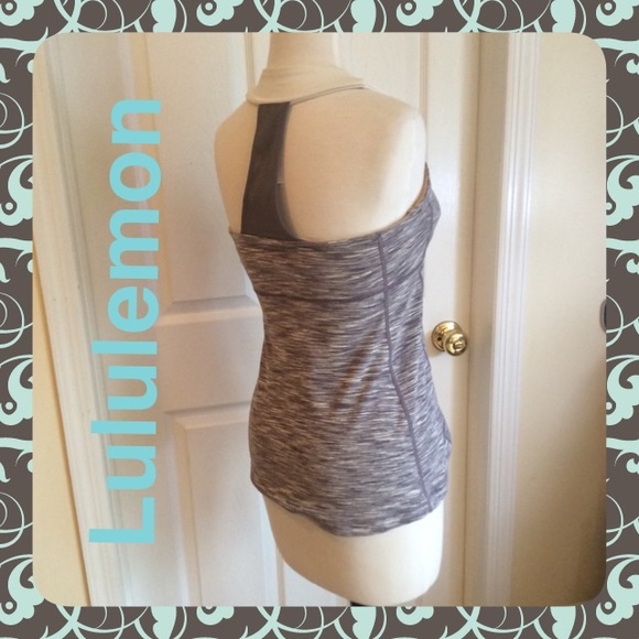 LULULEMON awesome Scoop Neck Tank w built in Bra - Picture 3 of 4